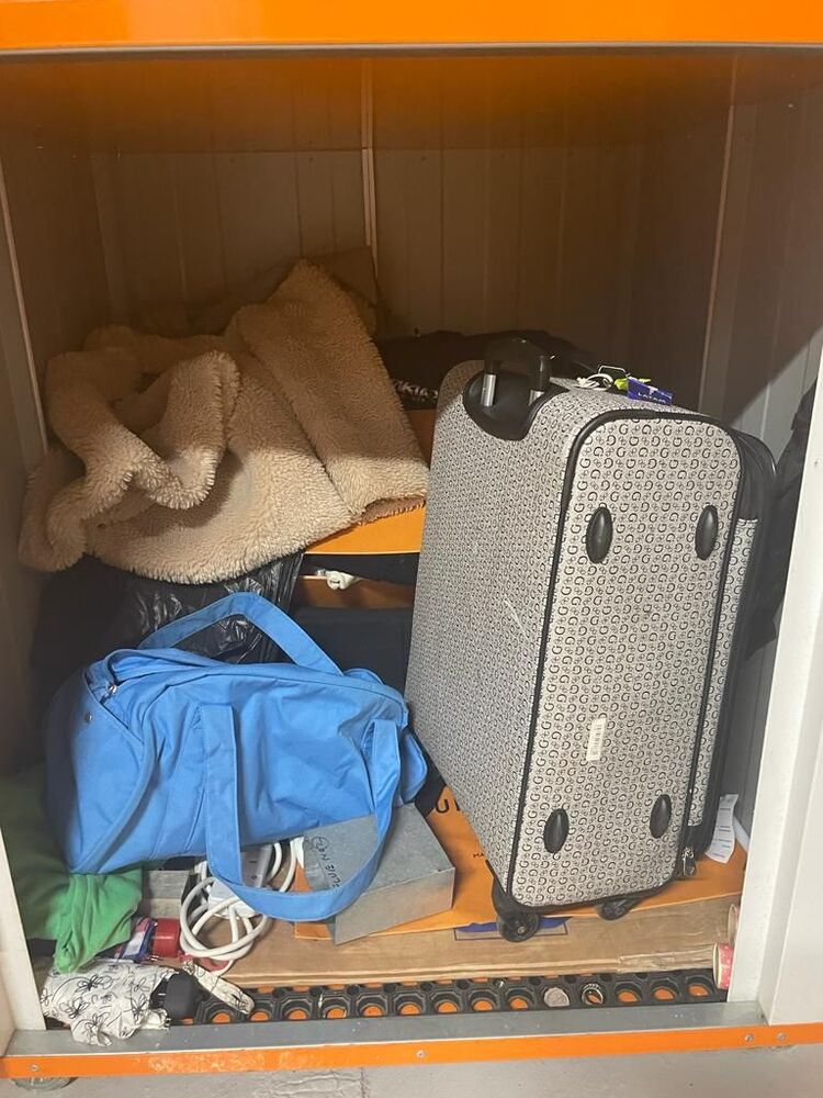 iBidOnStorage.co.uk Metro Storage Auction 16899356189521