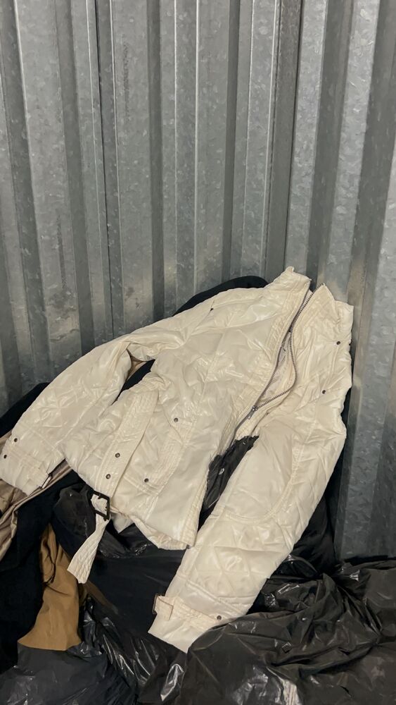 iBidOnStorage.co.uk Access Self Storage Auction 16905515313417