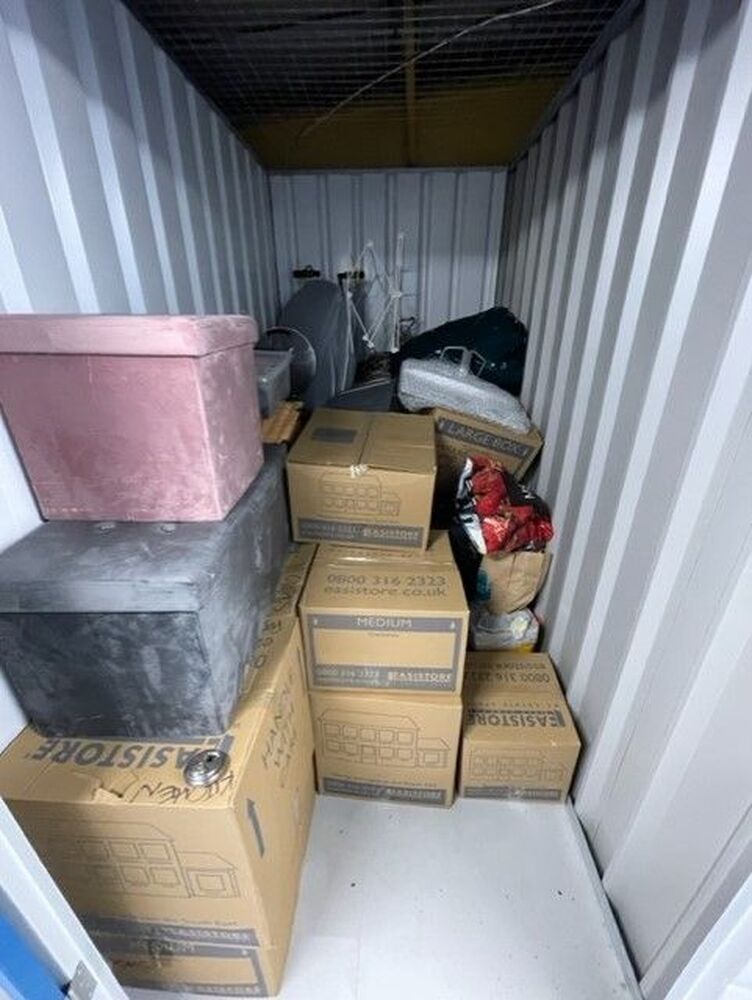 iBidOnStorage.co.uk StorageMart Auction 16923647216329