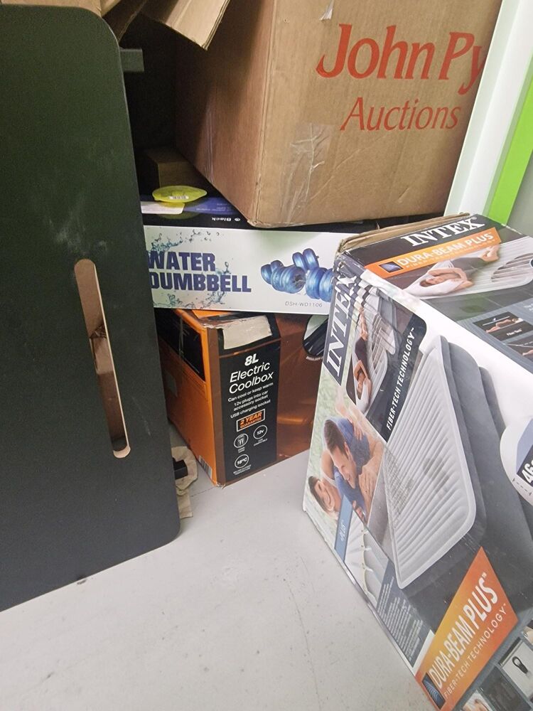 iBidOnStorage.co.uk StorageMart Auction 16933078019455