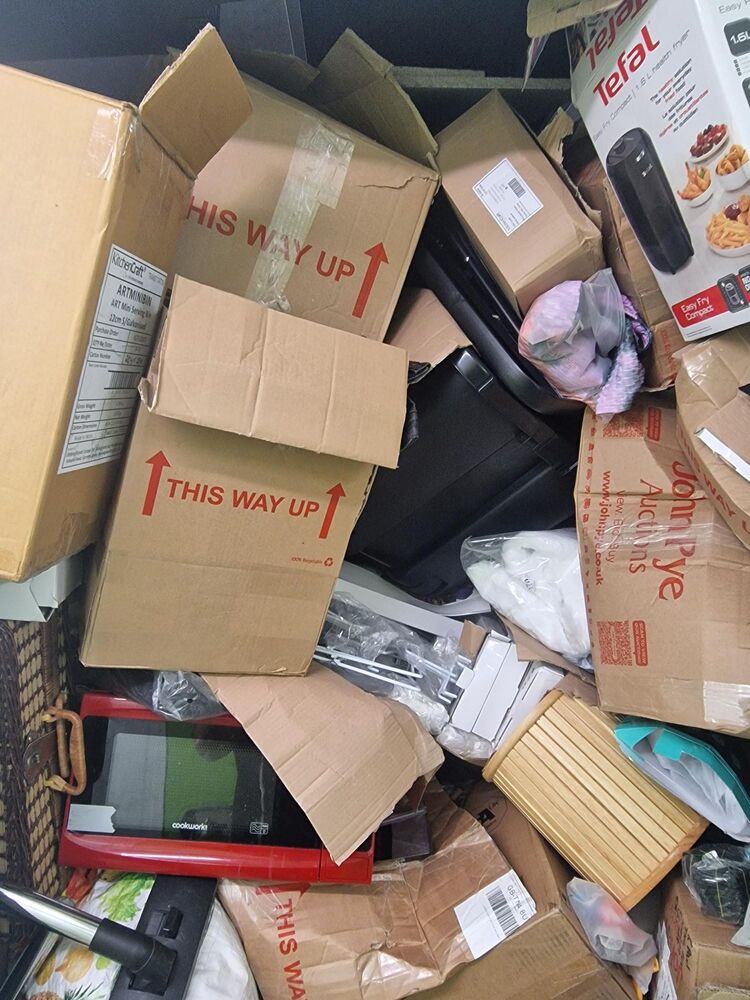 iBidOnStorage.co.uk StorageMart Auction 16933078019455