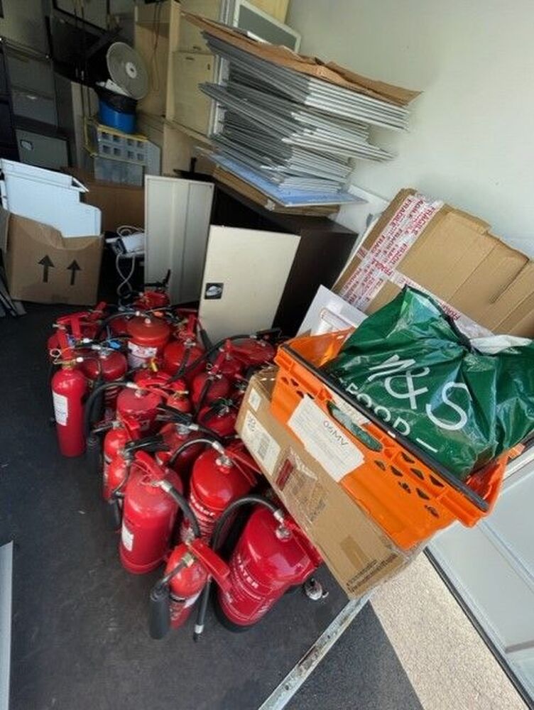 iBidOnStorage.co.uk StorageMart Auction 16940931619381