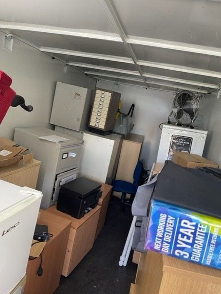 iBidOnStorage.co.uk StorageMart Auction 16940937111372