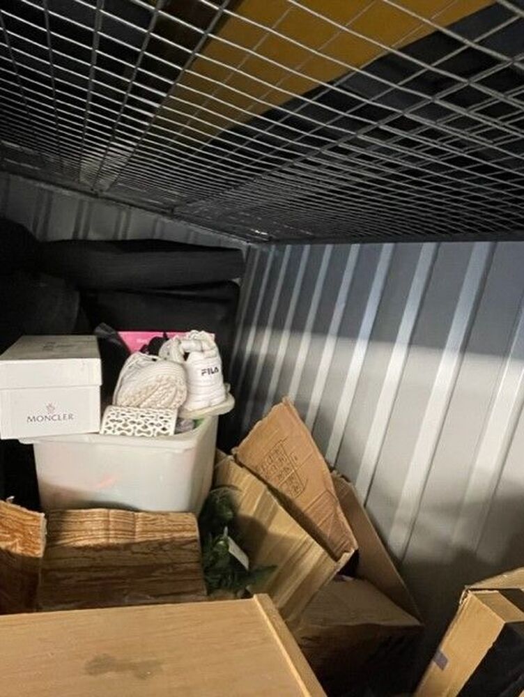 iBidOnStorage.co.uk StorageMart Auction 16951344673776