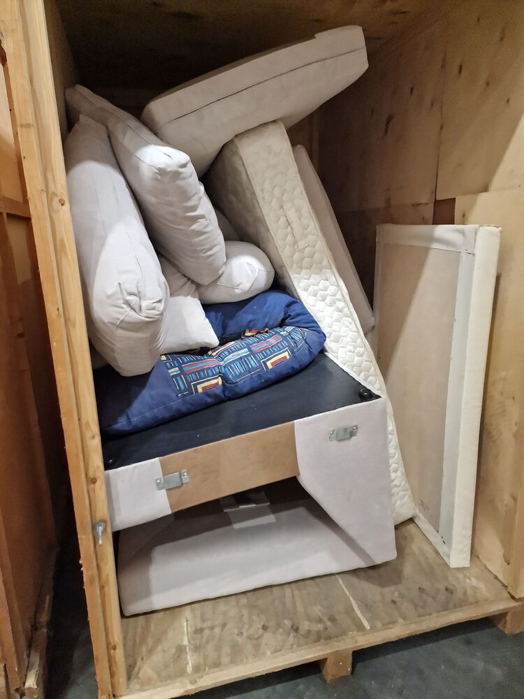 iBidOnStorage.co.uk easyStorage Sussex Auction 16958284878648