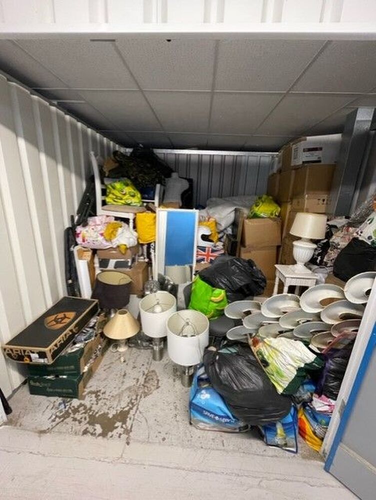 iBidOnStorage.co.uk StorageMart Auction 16977234635169