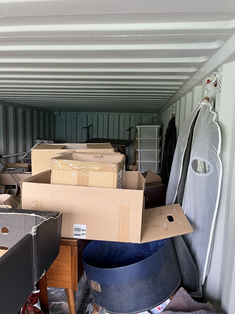 iBidOnStorage.co.uk Chesley Storage Auction 16990934286356