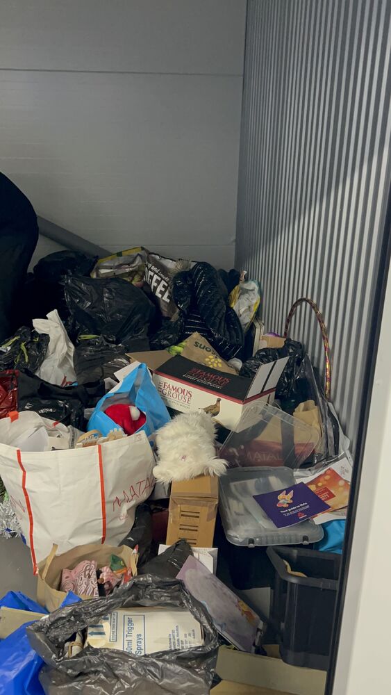 iBidOnStorage.co.uk Access Self Storage Auction 16994613192346