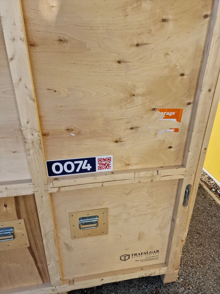 iBidOnStorage.co.uk easyStorage Sussex Auction 16994632084368