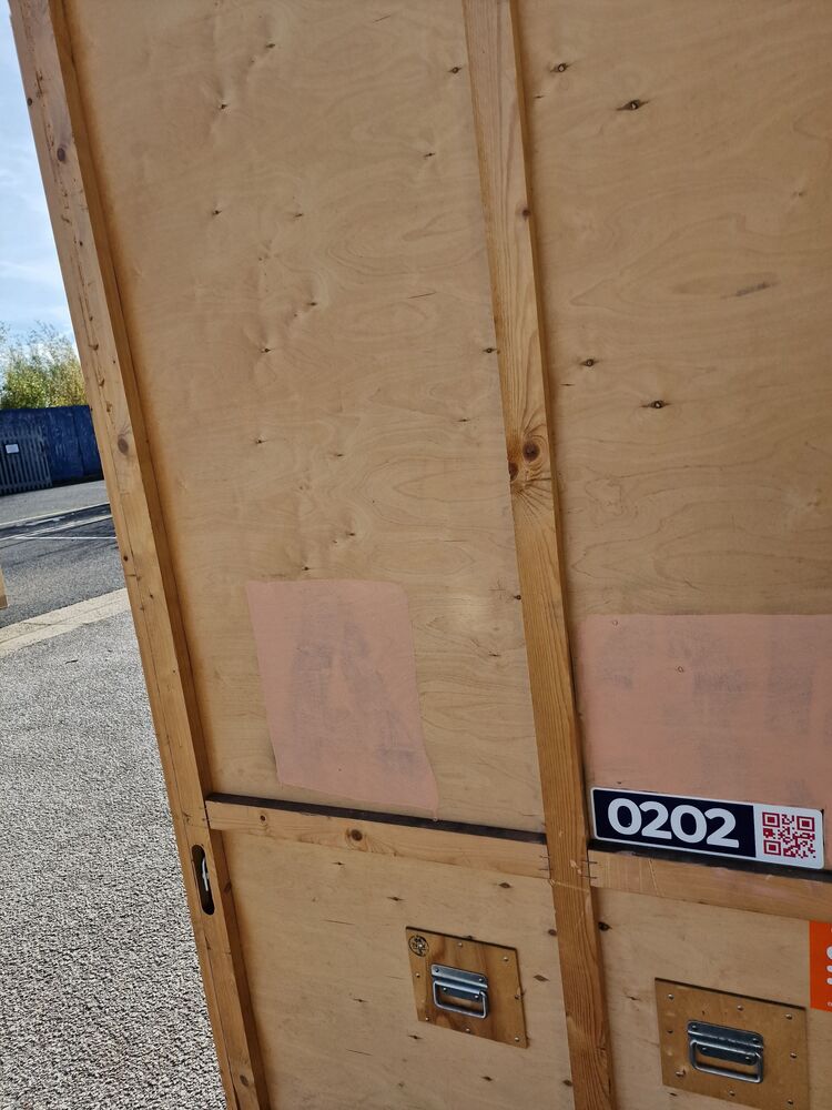 iBidOnStorage.co.uk easyStorage Sussex Auction 16994632084368