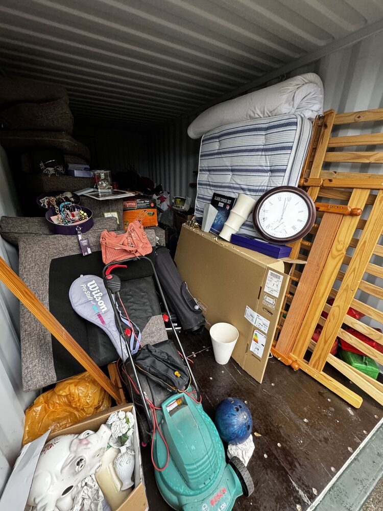 iBidOnStorage.co.uk Pink self storage Ltd Auction 16996071298156