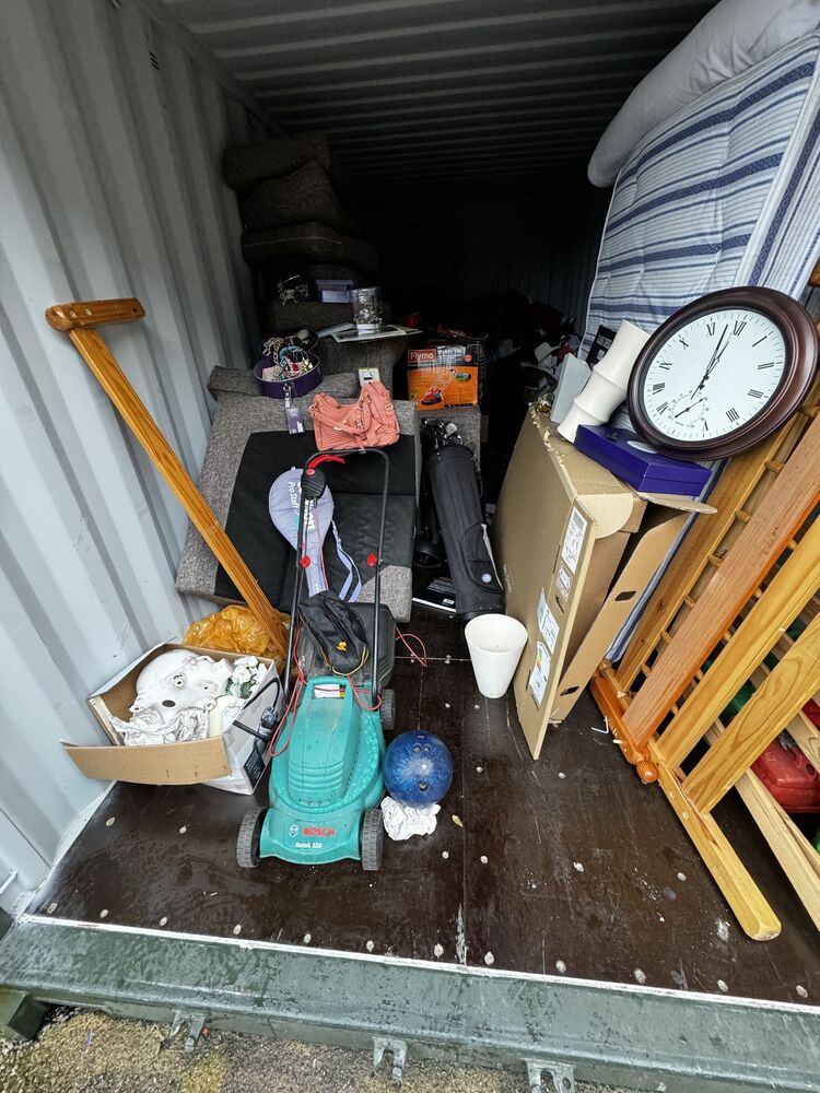 iBidOnStorage.co.uk Pink self storage Ltd Auction 16996071298156