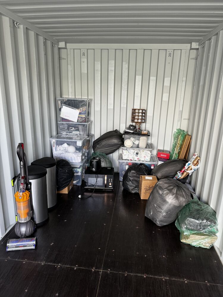 iBidOnStorage.co.uk Pink self storage Ltd Auction 16998830286619