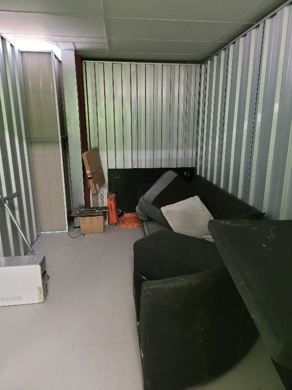 iBidOnStorage.co.uk StorageMart Auction 16267752945805