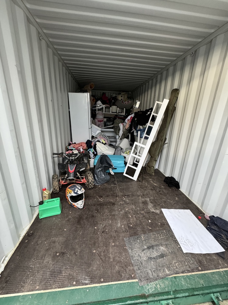 iBidOnStorage.co.uk Pink self storage Ltd Auction 17017836651145