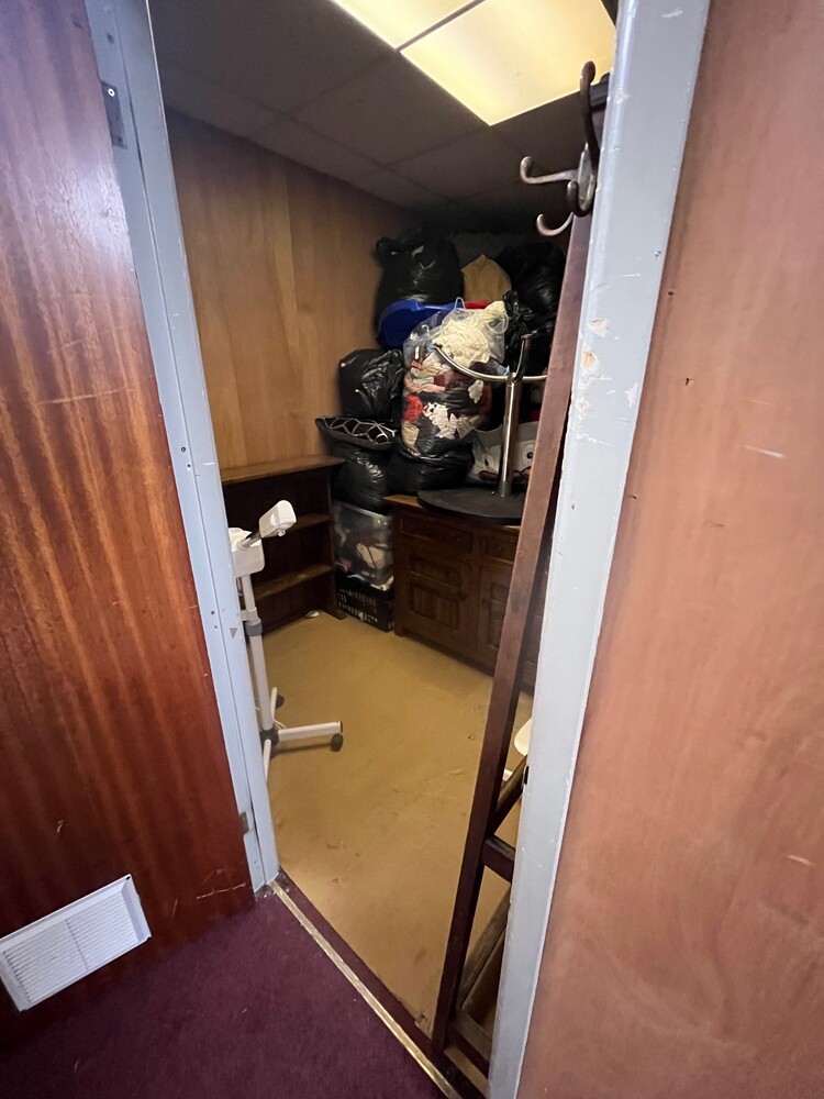 iBidOnStorage.co.uk Self Storage TamesideLtd Auction 17017931134999