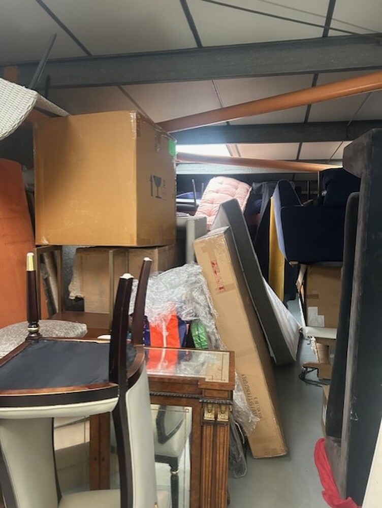 iBidOnStorage.co.uk StorageMart Auction 17024762106609