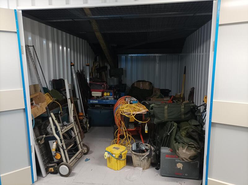 iBidOnStorage.co.uk StorageMart Auction 17026360044212