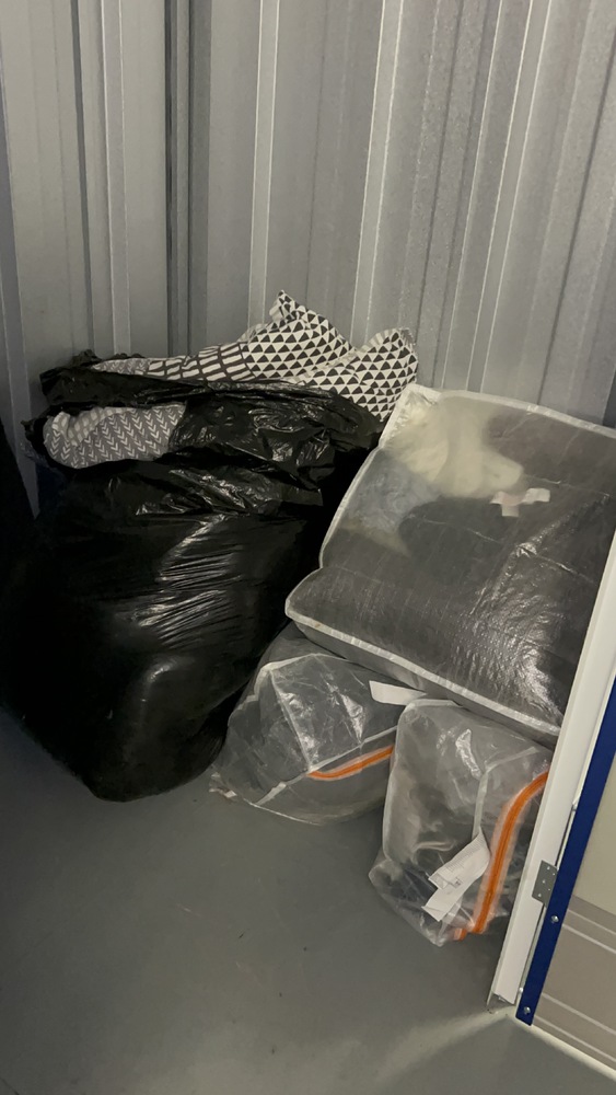 iBidOnStorage.co.uk Access Self Storage Auction 17042968202996