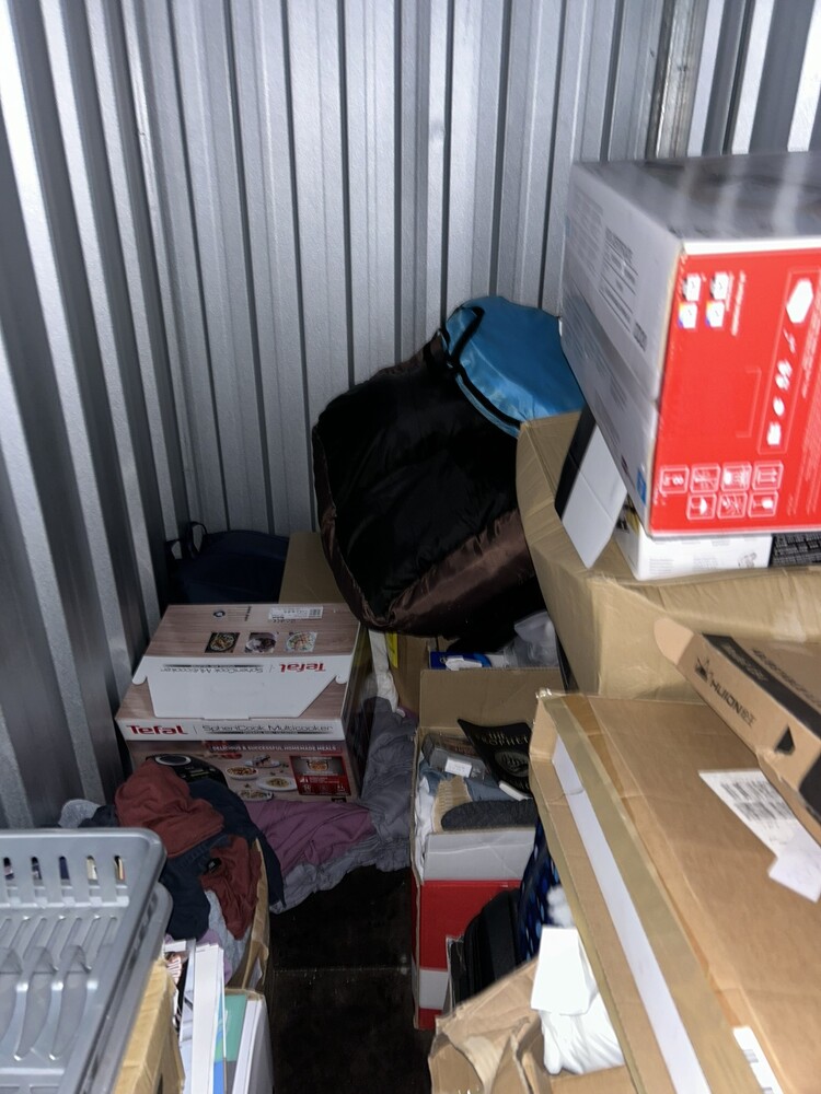 iBidOnStorage.co.uk Storage Vault Auction 17044555952473