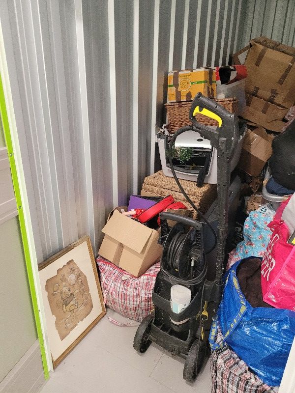 iBidOnStorage.co.uk StorageMart Auction 16293864423885