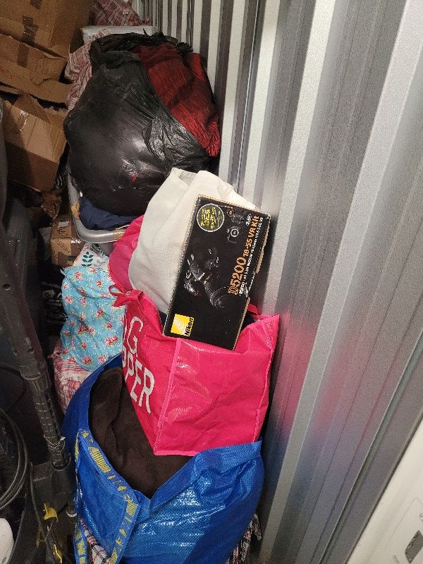 iBidOnStorage.co.uk StorageMart Auction 16293864423885