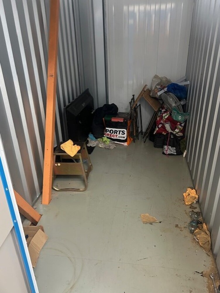 iBidOnStorage.co.uk StorageMart Auction 17055757816135