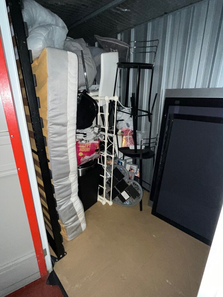 iBidOnStorage.co.uk Self Storage TamesideLtd Auction 17056750387563