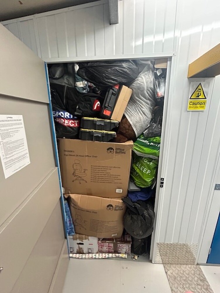 iBidOnStorage.co.uk StorageMart Auction 17083443016731