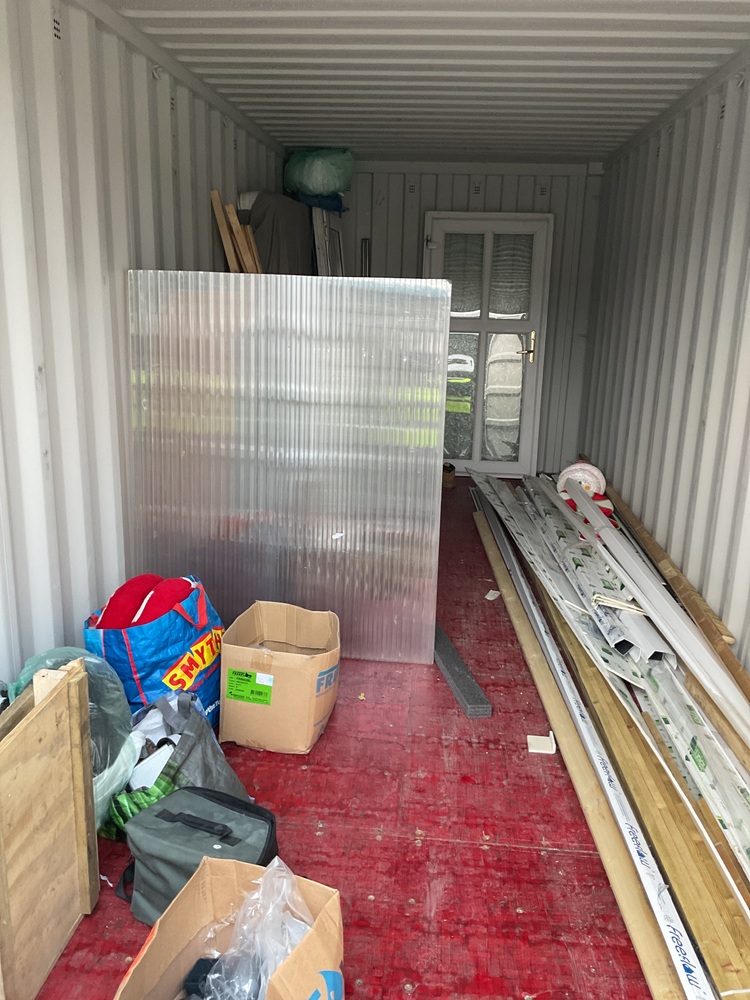 iBidOnStorage.co.uk Pink self storage Ltd Auction 17098835246409