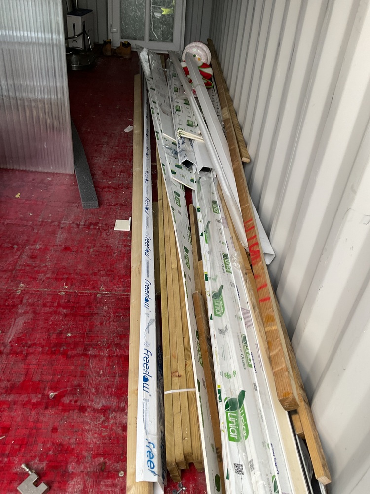 iBidOnStorage.co.uk Pink self storage Ltd Auction 17098835246409