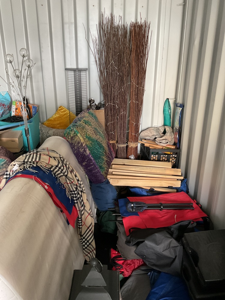 iBidOnStorage.co.uk Pink self storage Ltd Auction 17098907728240