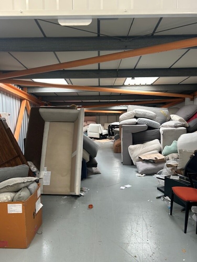 iBidOnStorage.co.uk StorageMart Auction 17107758288547