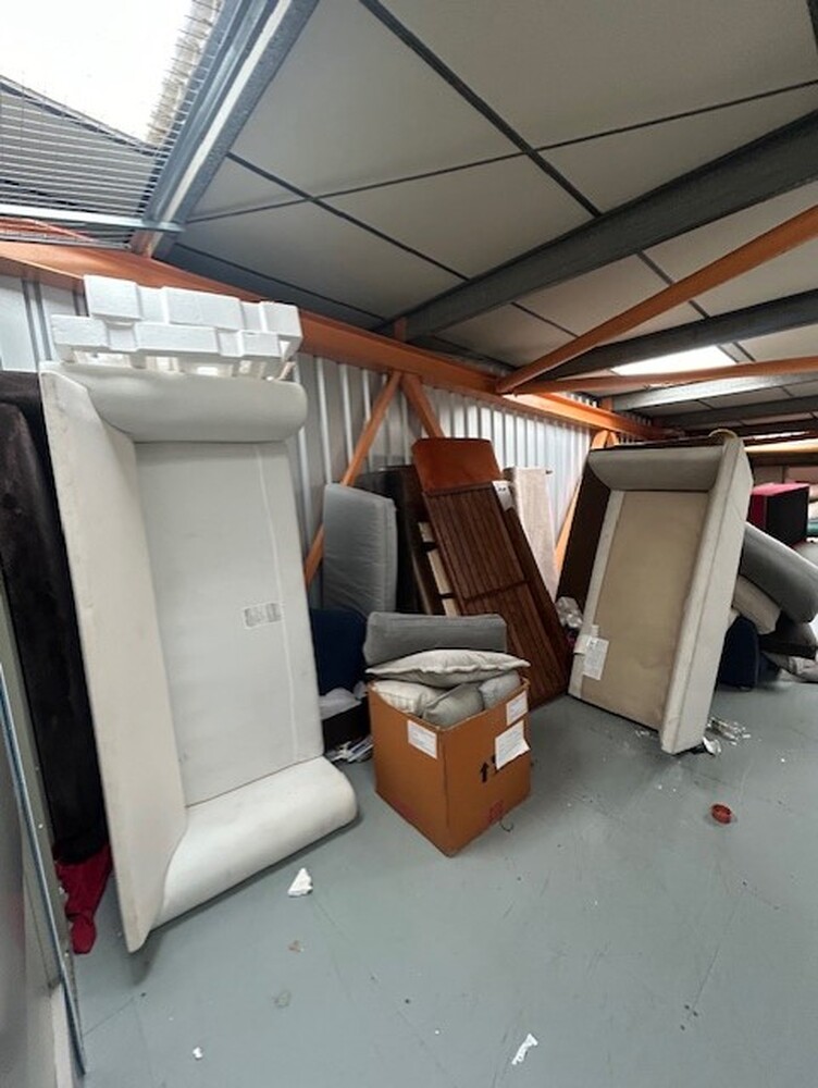 iBidOnStorage.co.uk StorageMart Auction 17107758288547