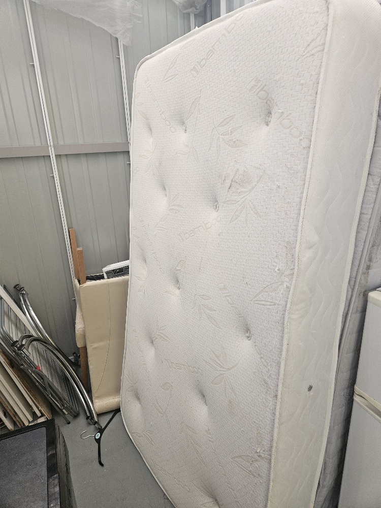 iBidOnStorage.co.uk Access Self Storage Auction 17137904228729