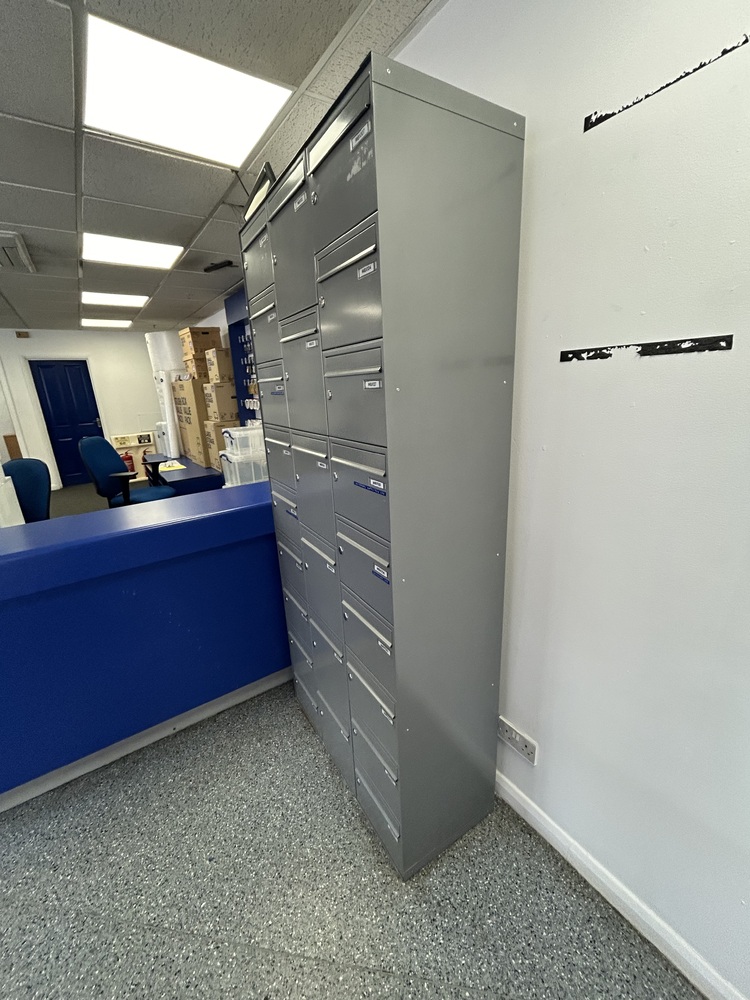 iBidOnStorage.co.uk Access Self Storage Auction 17141401084870