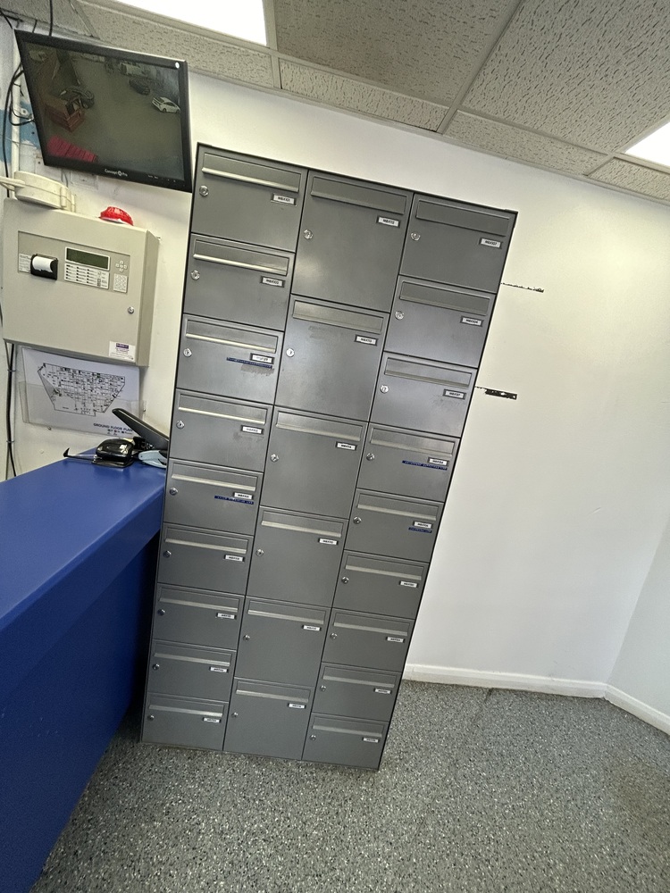 iBidOnStorage.co.uk Access Self Storage Auction 17141401084870