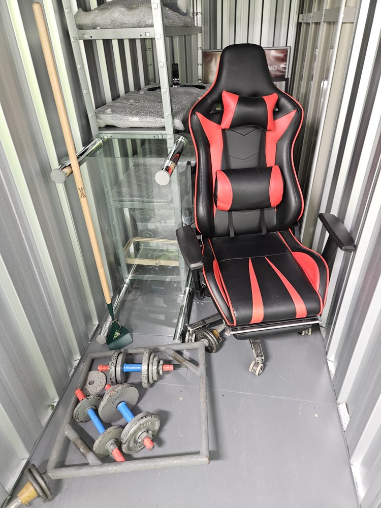 iBidOnStorage.co.uk The Storage Team Widnes Auction 17192423554000