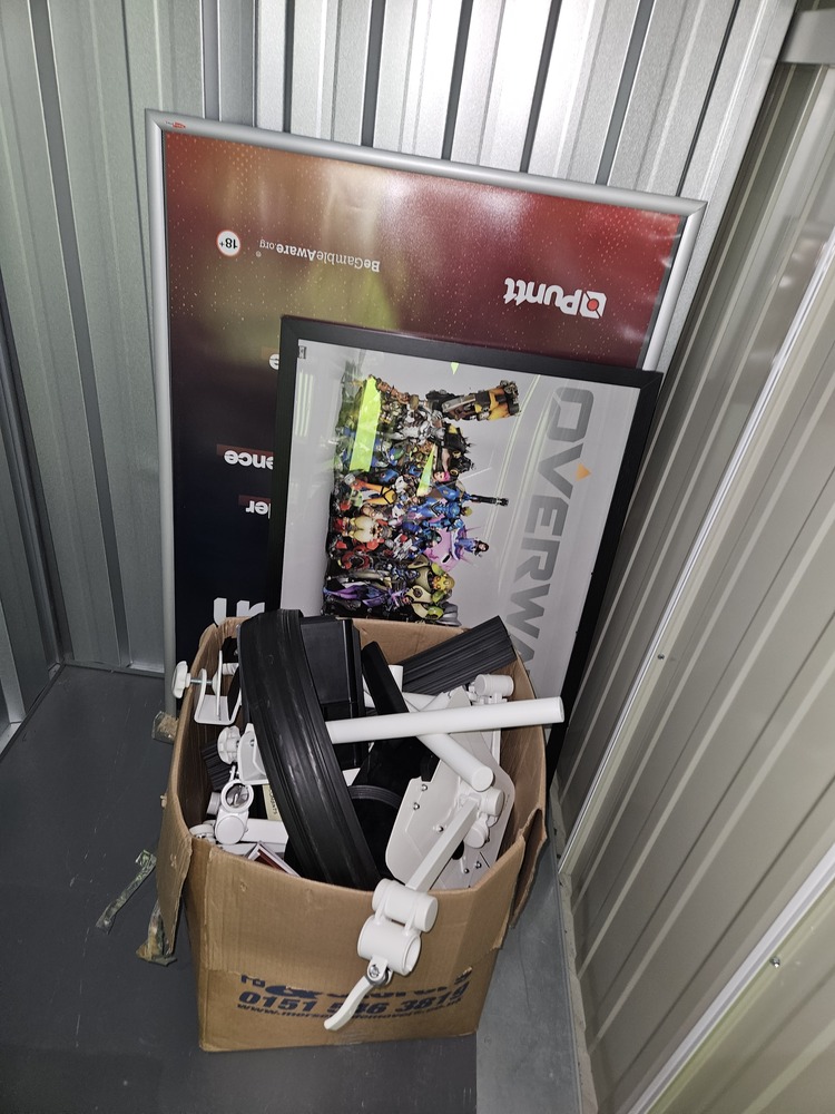 iBidOnStorage.co.uk The Storage Team Widnes Auction 17192423554000